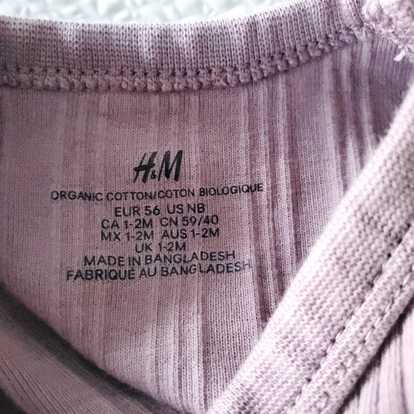 SOLD H&M 2 Piece One-piece & Footed Leggings Ribbed Bundle Baby Girls Newborn - Picture 4 of 7